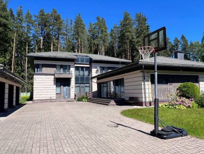 Просторный дом в Зеленогорске