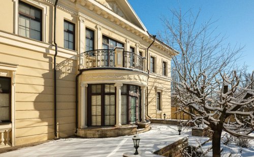 Дворцовый особняк в Павловске