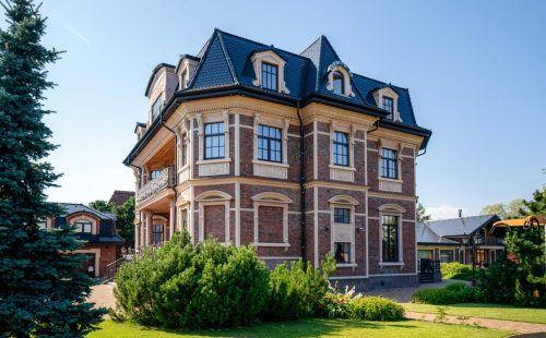 Частная резиденция у озера
