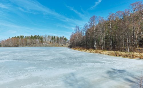 Участок ИЖС на 1-й линии озера
